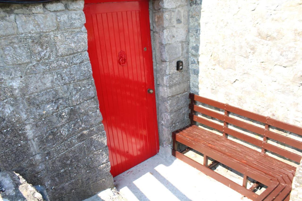 1844 Seascape Cottage Is Located On The Wild Atlantic Way Fanore 외부 사진